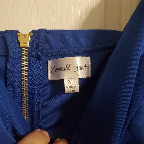 Dress - Picture 3 of 4